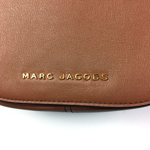 Marc Jacobs Avenue Leather Crossbody - Picture 4 of 8